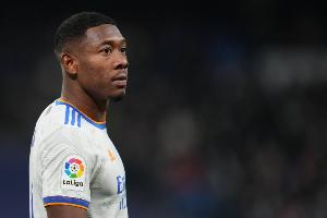 灾难表现！阿拉巴全场两次折射致丢球，“刘星”成了最大倒霉蛋